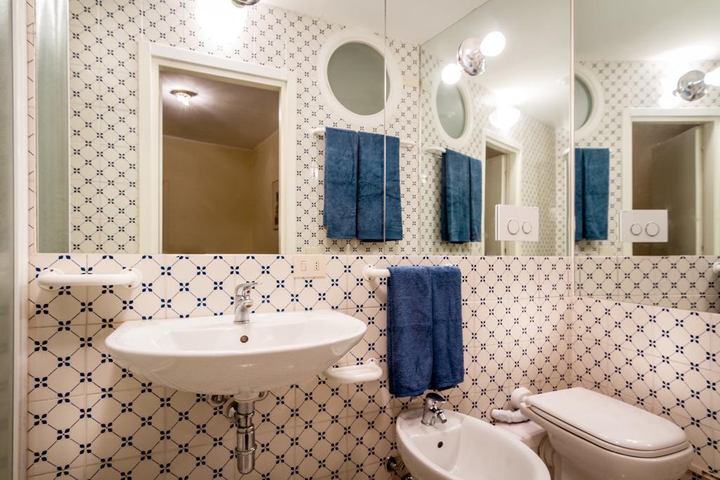 Lake Charming Apartment チェルノッビオ 部屋 写真