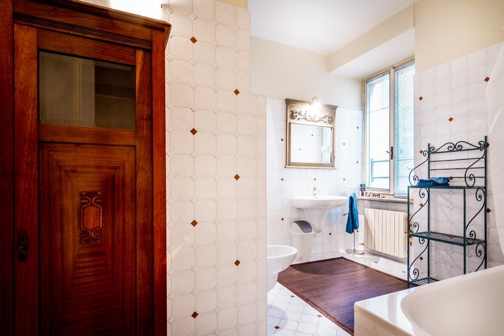 Lake Charming Apartment チェルノッビオ 部屋 写真